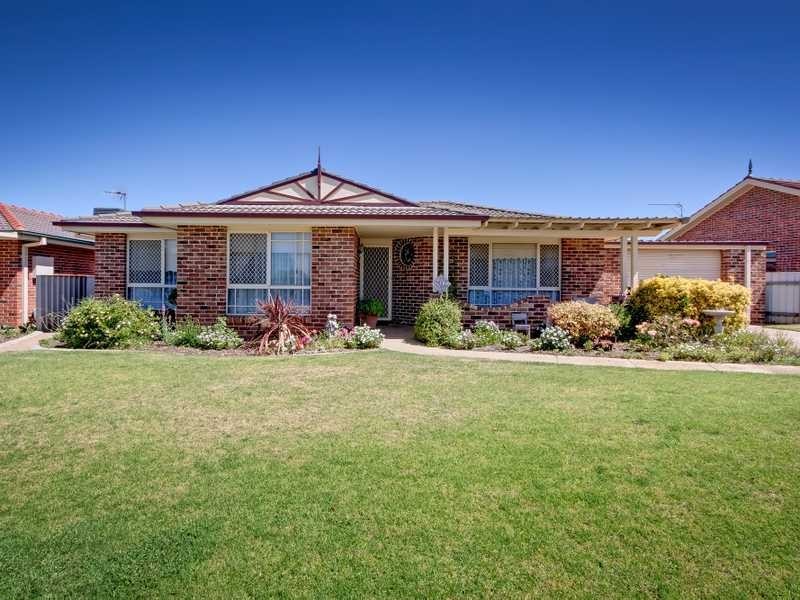 14 Yentoo Drive, Glenfield Park NSW 2650