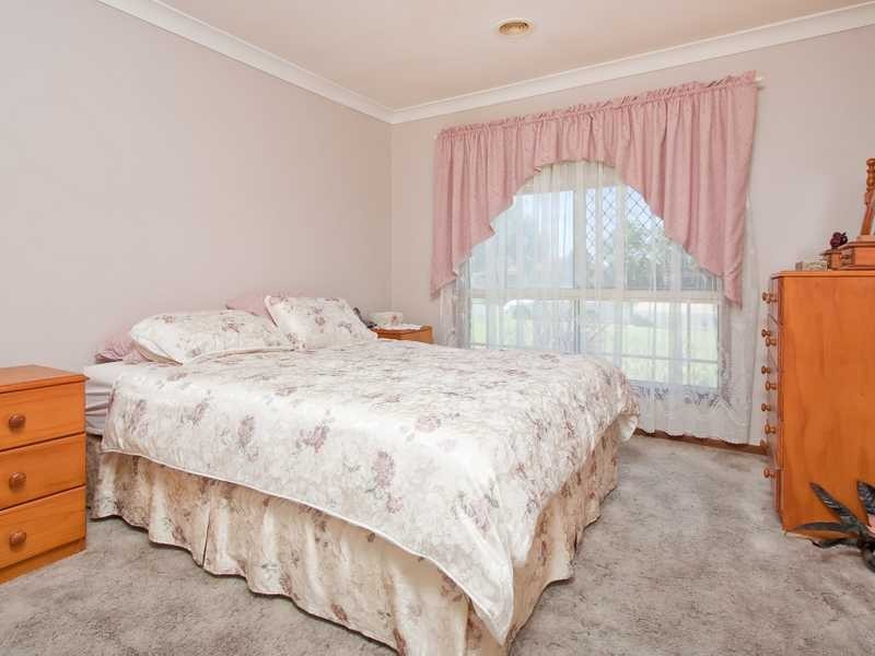 14 Yentoo Drive, Glenfield Park NSW 2650