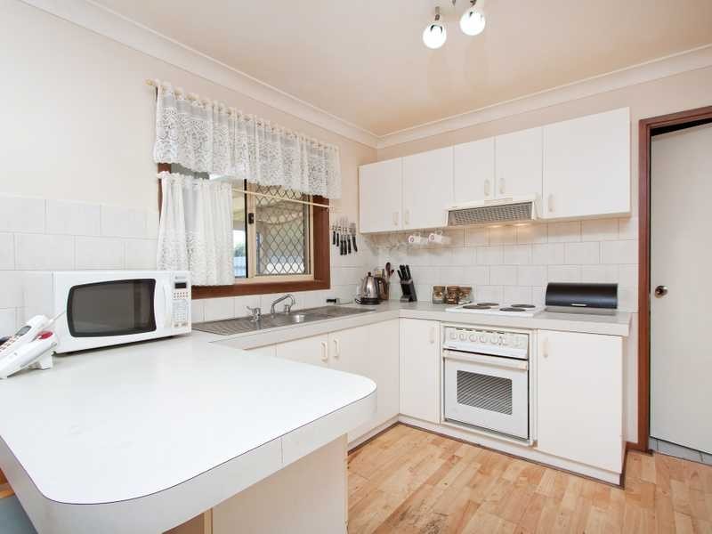 14 Yentoo Drive, Glenfield Park NSW 2650