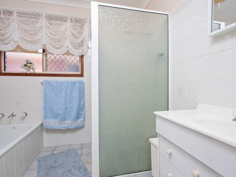 14 Yentoo Drive, Glenfield Park NSW 2650