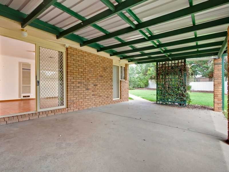 125 Undurra Drive, Glenfield Park NSW 2650
