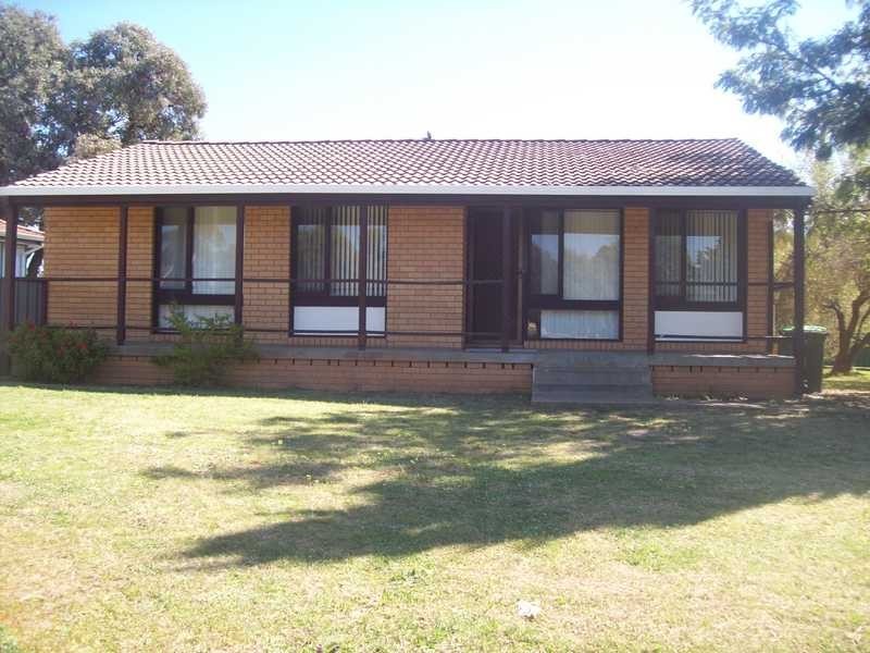 8 Arnott Street, Ashmont NSW 2650