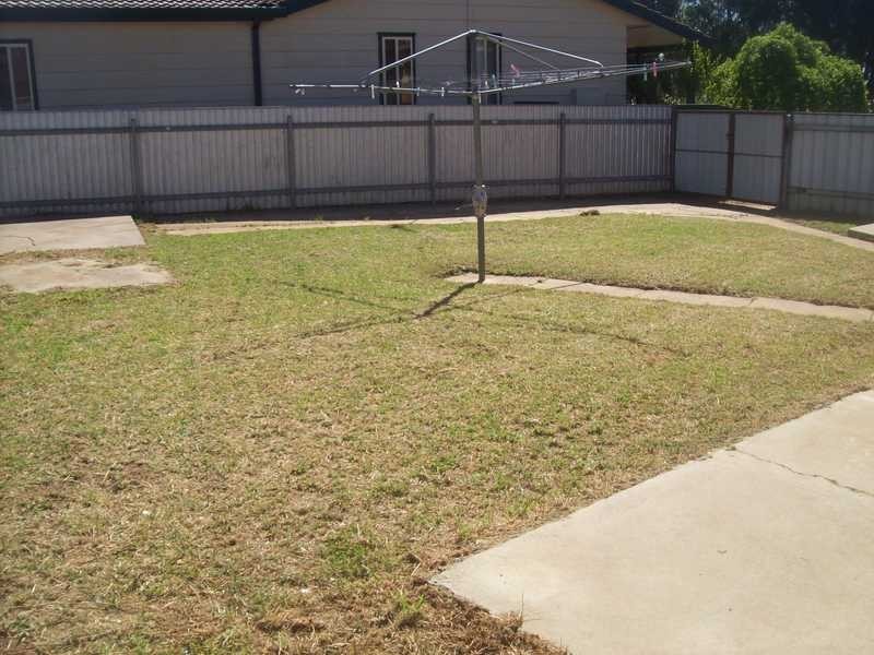 8 Arnott Street, Ashmont NSW 2650