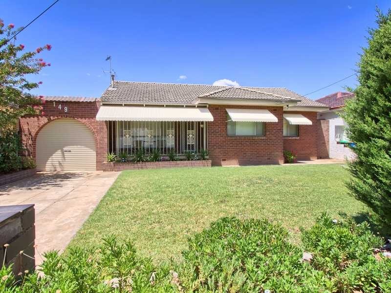 149 Bourke Street, Mount Austin NSW 2650
