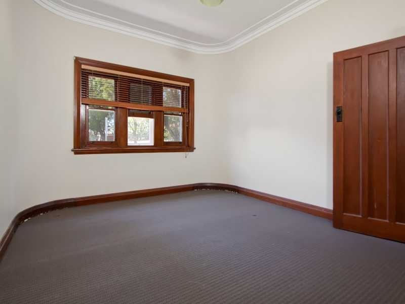 8 Little Best Street, Wagga Wagga NSW 2650