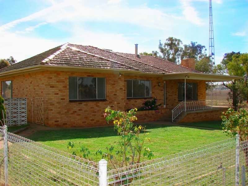 35 Bussenschutts Lane, Wagga Wagga NSW 2650