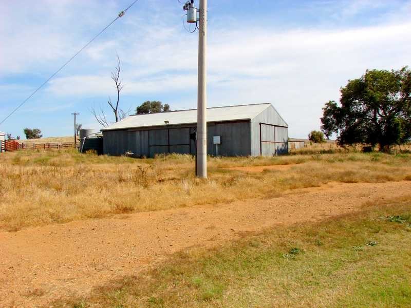 35 Bussenschutts Lane, Wagga Wagga NSW 2650