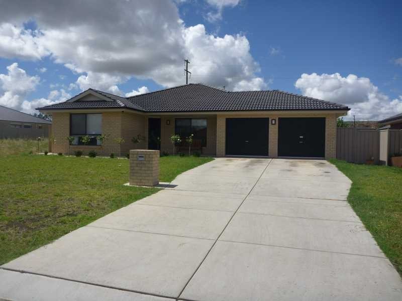 60 Grinton Avenue, Ashmont NSW 2650