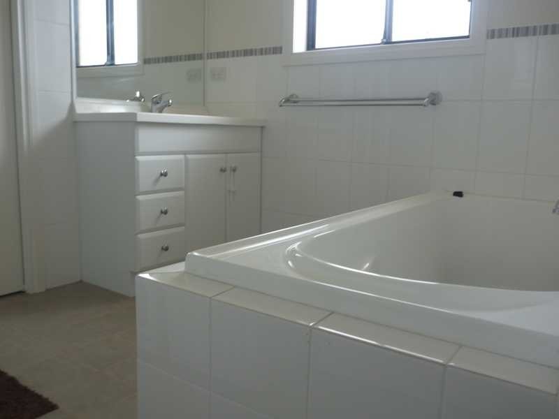 60 Grinton Avenue, Ashmont NSW 2650