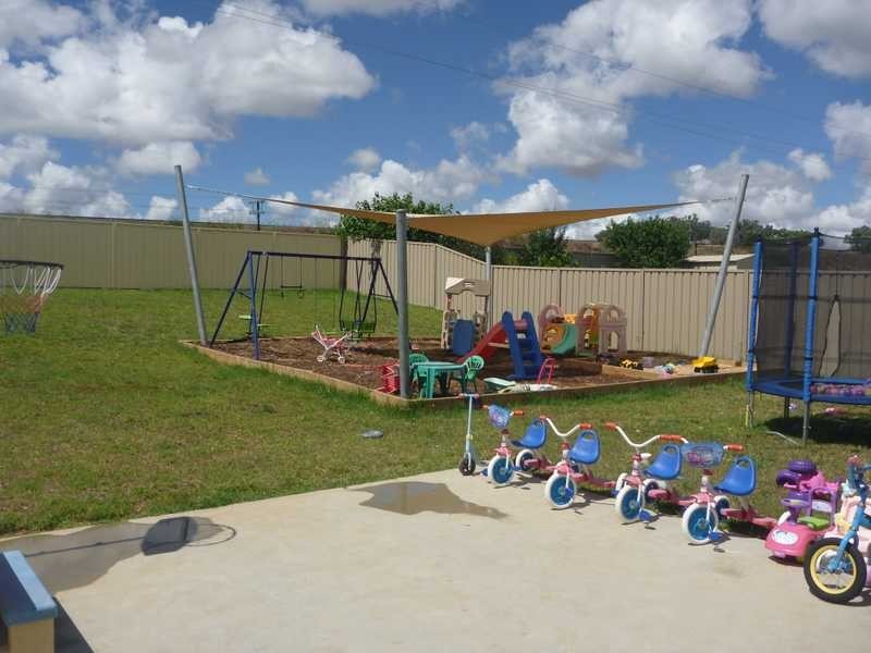 60 Grinton Avenue, Ashmont NSW 2650