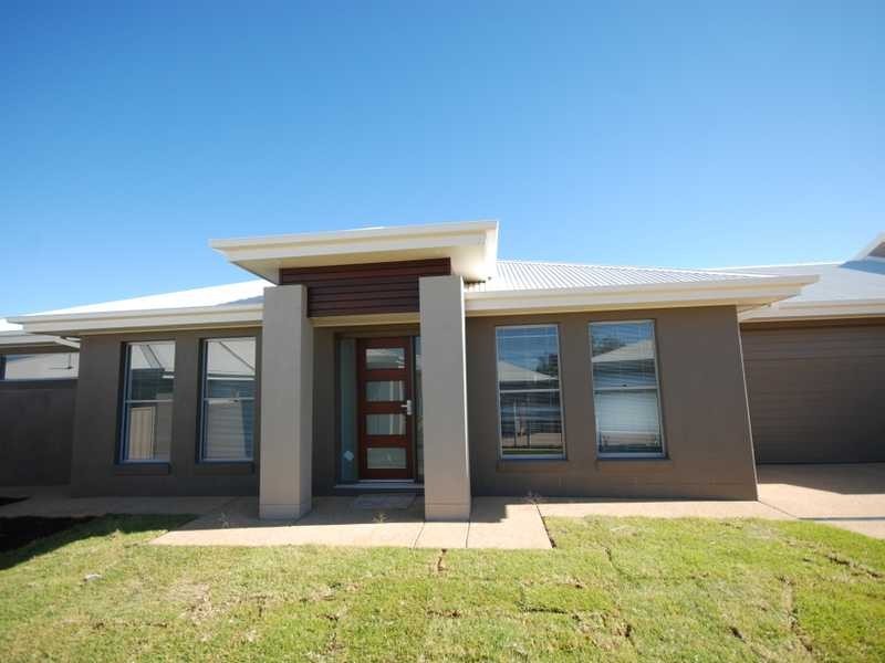 1/9 Clarence Place, Tatton NSW 2650