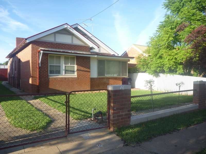 16 Darlow Street, Wagga Wagga NSW 2650