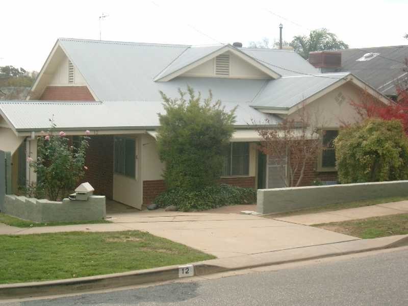 12 Donnelly Avenue, Wagga Wagga NSW 2650