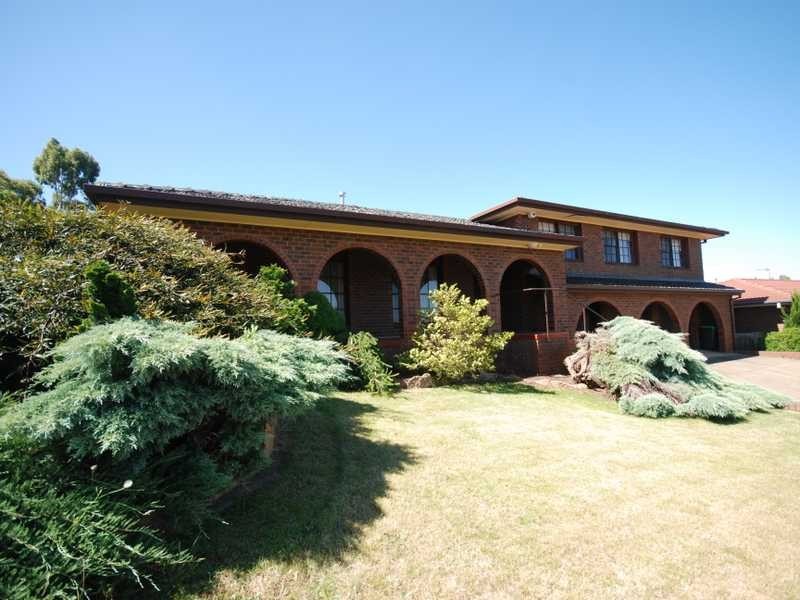 19 Henwood Avenue, Kooringal NSW 2650