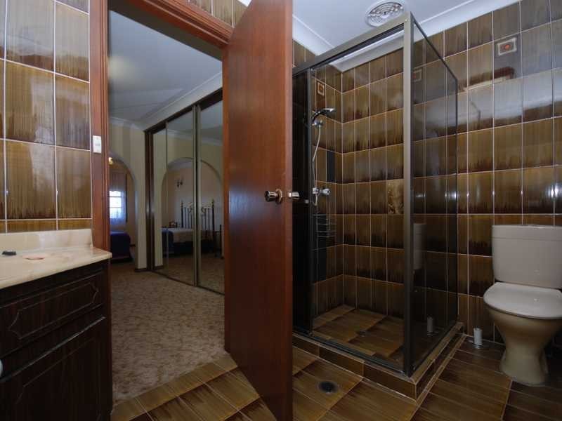 19 Henwood Avenue, Kooringal NSW 2650