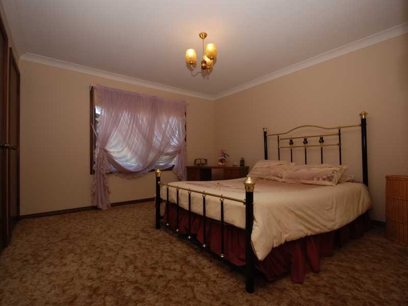 19 Henwood Avenue, Kooringal NSW 2650