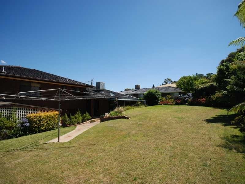 19 Henwood Avenue, Kooringal NSW 2650