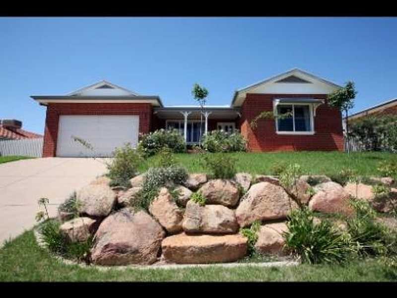 6 Lyndoch Place, Bourkelands NSW 2650