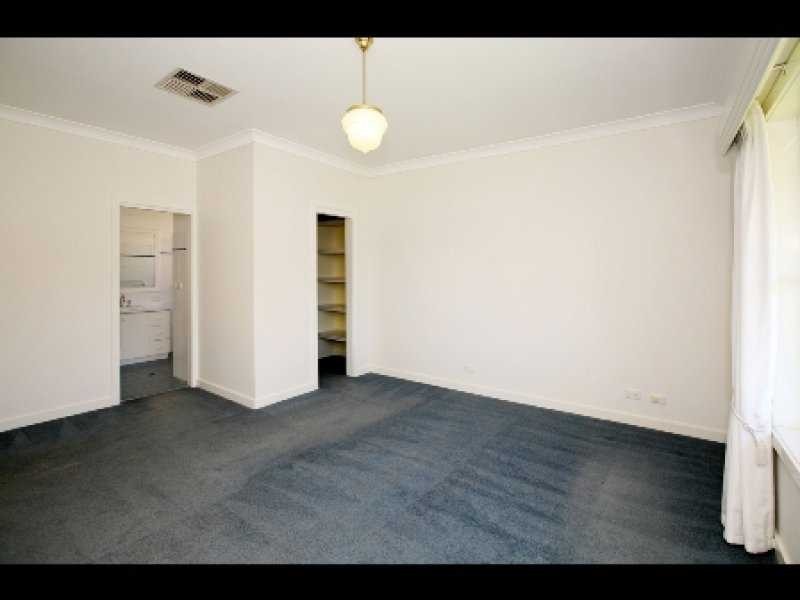 6 Lyndoch Place, Bourkelands NSW 2650