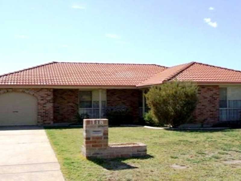 118 Undurra Drive, Glenfield Park NSW 2650