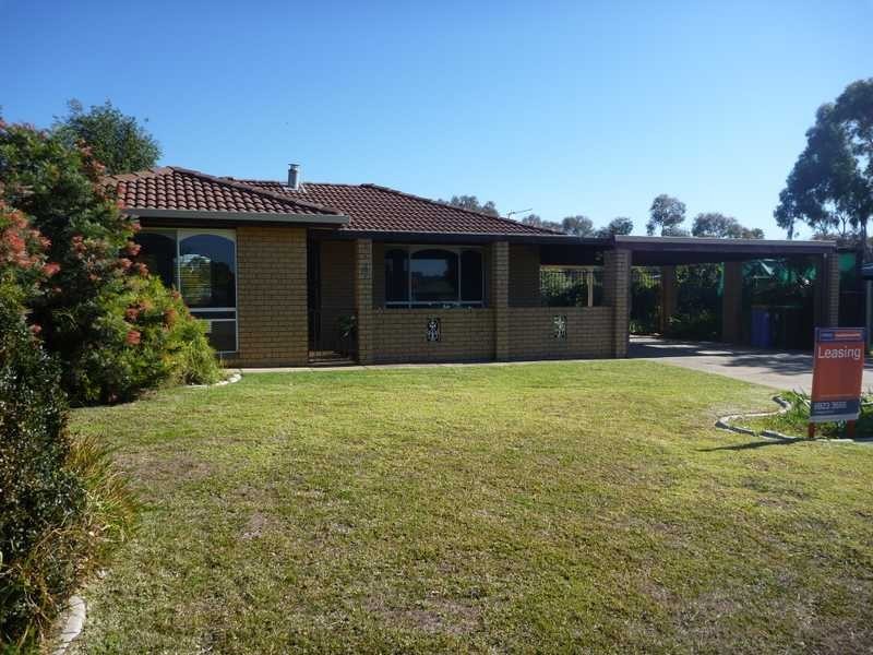 14 Naretha Street, Glenfield Park NSW 2650