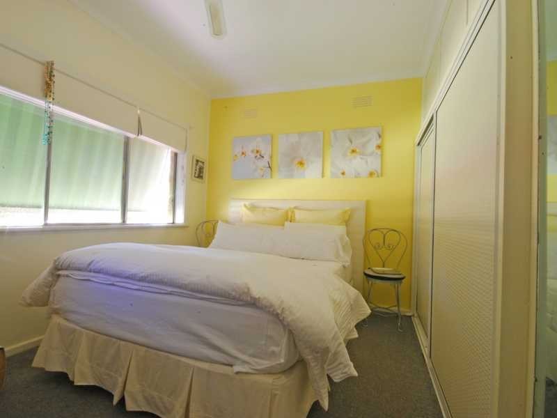 75 Grove Street, Kooringal NSW 2650