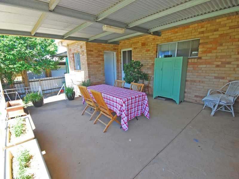 75 Grove Street, Kooringal NSW 2650
