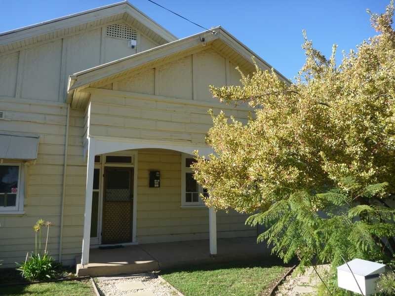 7 Oates Avenue, Wagga Wagga NSW 2650