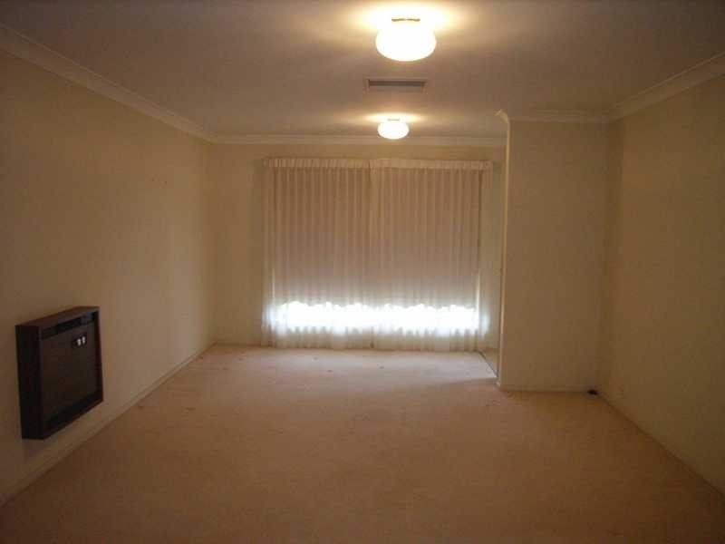 6 Tubbo Place, Bourkelands NSW 2650