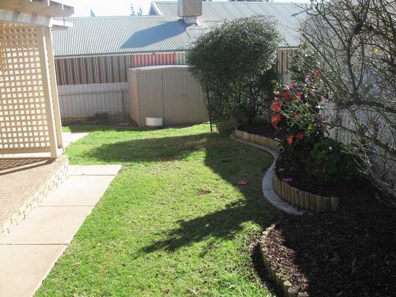 6 Tubbo Place, Bourkelands NSW 2650