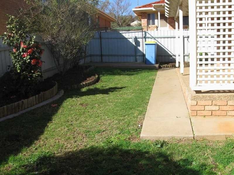 6 Tubbo Place, Bourkelands NSW 2650