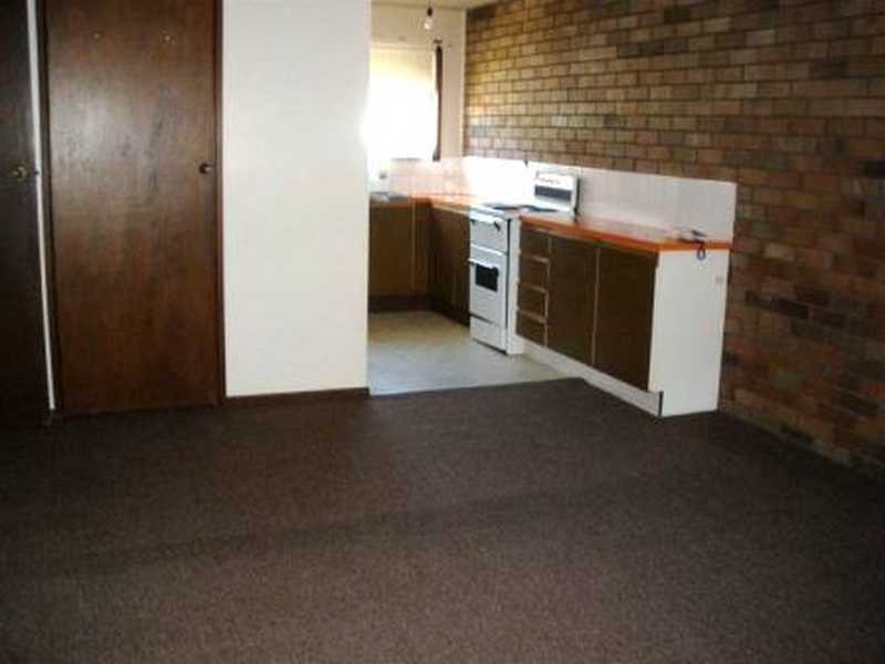 Unit 2/15 Nordlingen Drive, Tolland NSW 2650