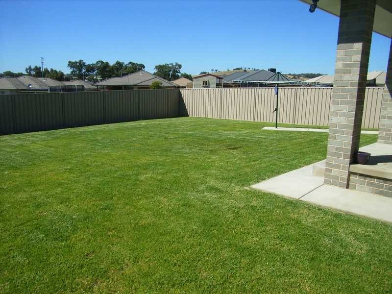 13 Mirrul Street, Glenfield Park NSW 2650