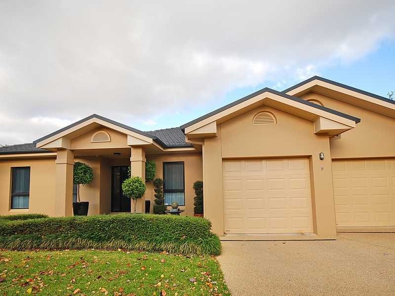 8 Headley Place, Kooringal NSW 2650