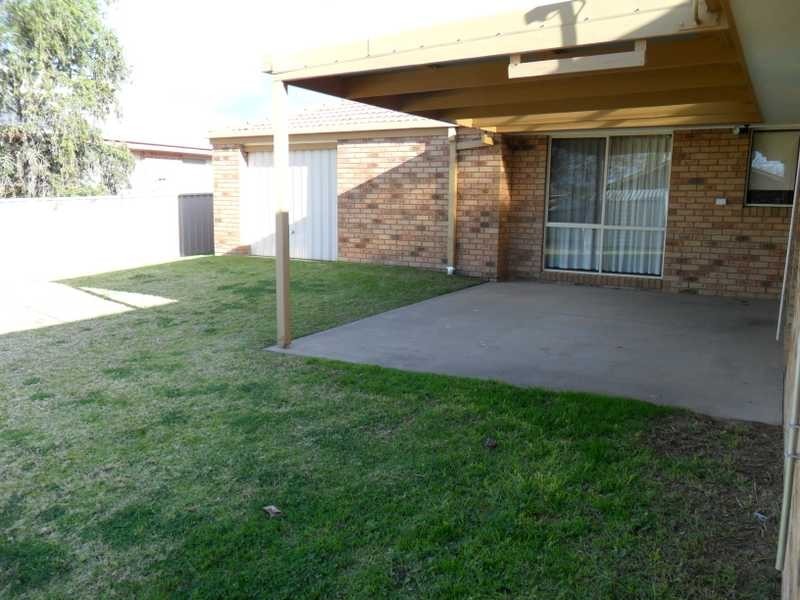 20 Lamilla Street, Glenfield Park NSW 2650