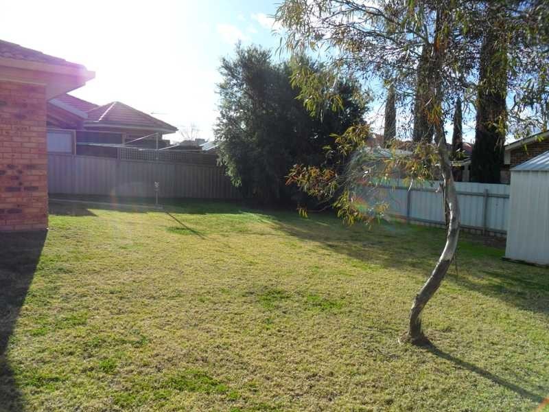 20 Lamilla Street, Glenfield Park NSW 2650