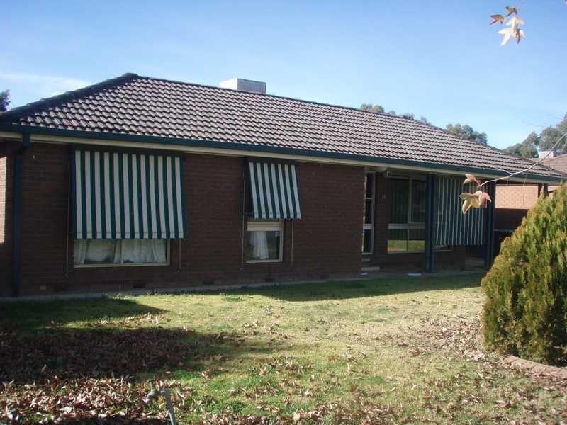 11 Goborra Street, Glenfield Park NSW 2650