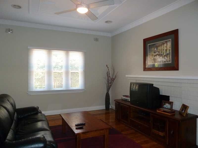 18 Lindsay, Wagga Wagga NSW 2650