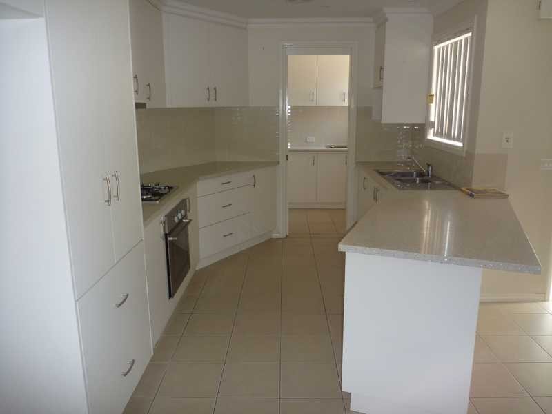 1/7 Kimberley Drive, Wagga Wagga NSW 2650