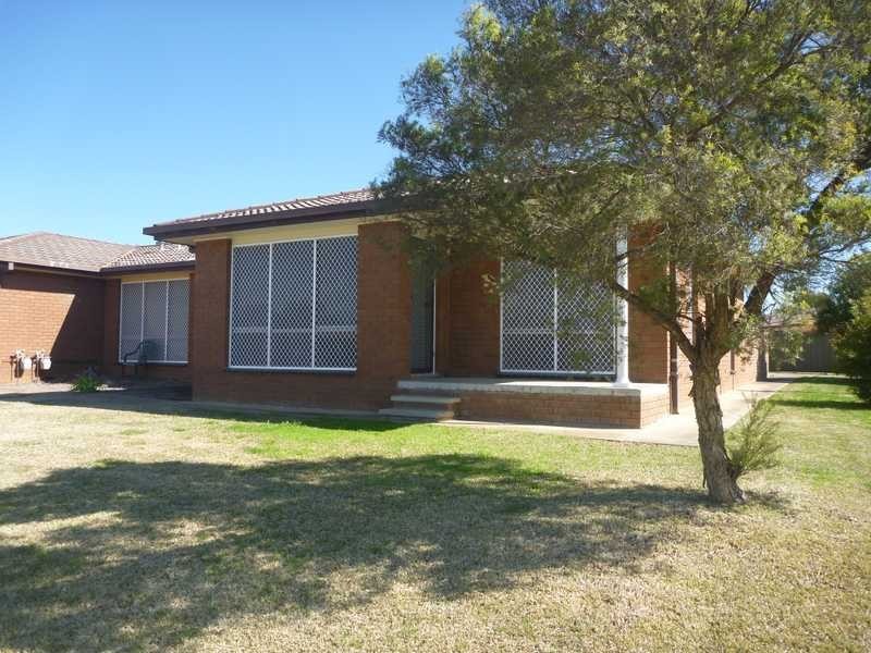 Unit 1/13 Wewak Street, Ashmont NSW 2650