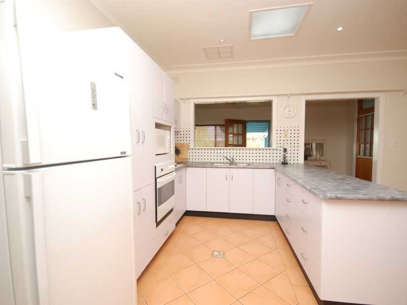 61 White Avenue, Wagga Wagga NSW 2650