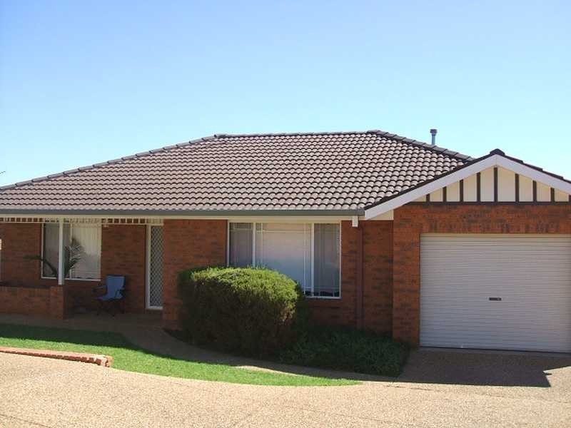 2/70 Brooklyn Drive, Wagga Wagga NSW 2650