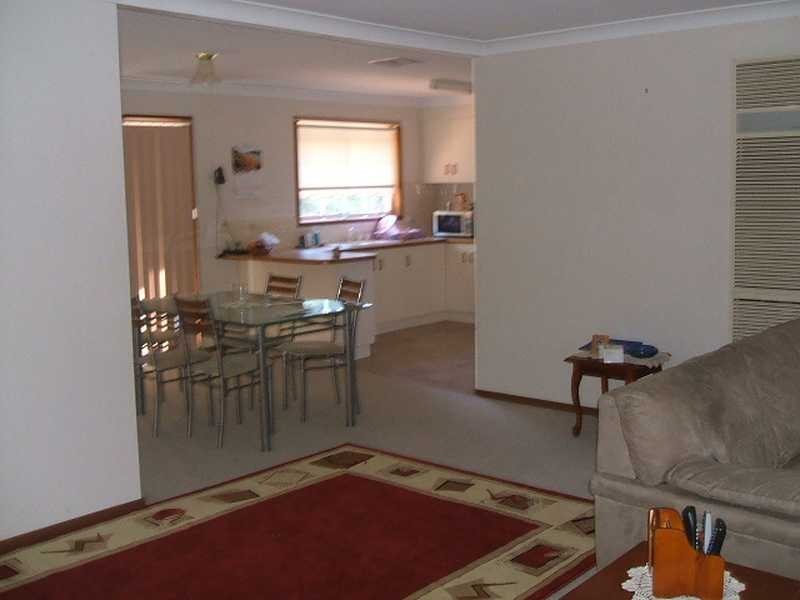 2/70 Brooklyn Drive, Wagga Wagga NSW 2650