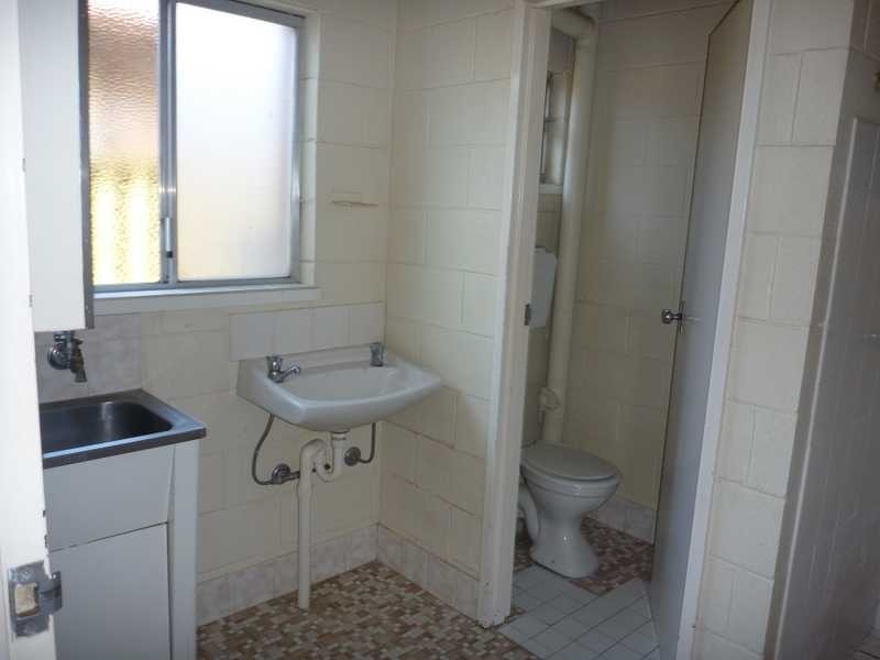2/13 Nordlingen Drive, Tolland NSW 2650