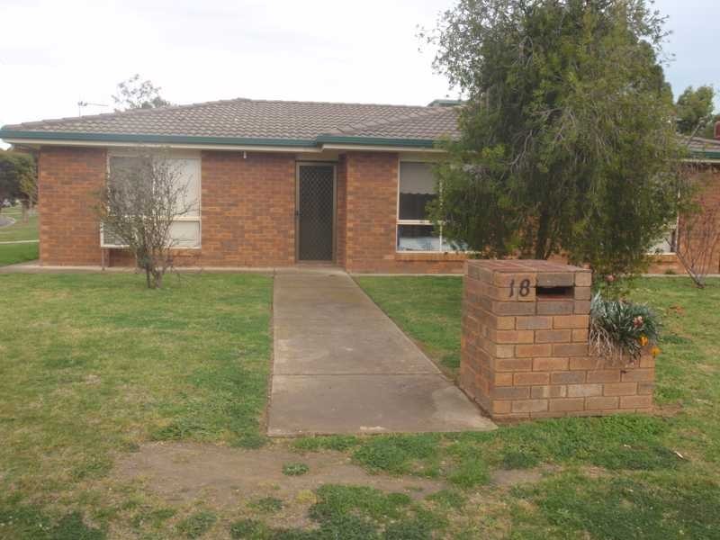 18 Grevillea Crescent, Lake Albert NSW 2650