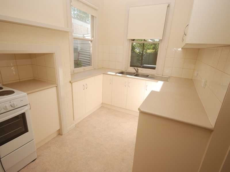 6 Rhoda Avenue, Wagga Wagga NSW 2650