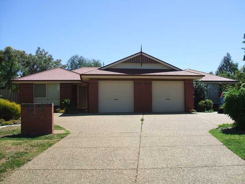 1/4 Jervis Place, Tatton NSW 2650