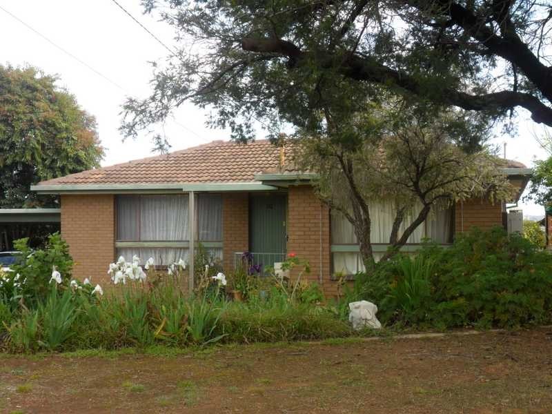 10 Truman Avenue, Tolland NSW 2650