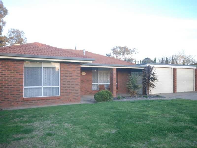 6 Karoom Drive, Glenfield Park NSW 2650
