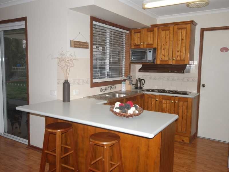 6 Karoom Drive, Glenfield Park NSW 2650